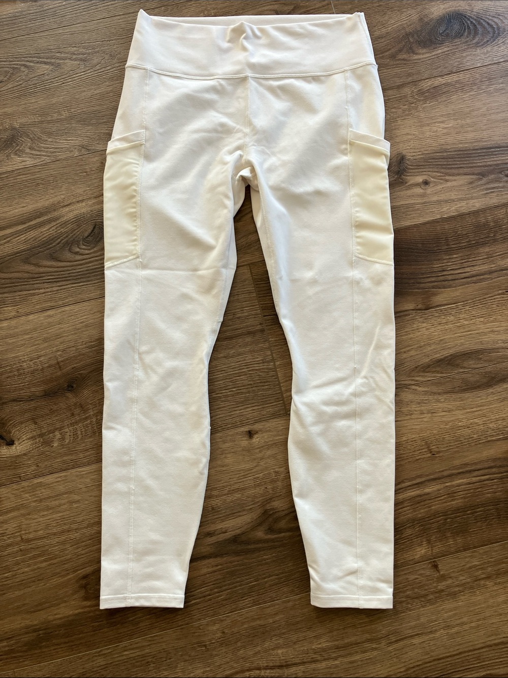Cream High-Waist Active Leggings with Side Pockets